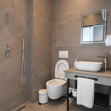 Elba Luxury 4* دراس